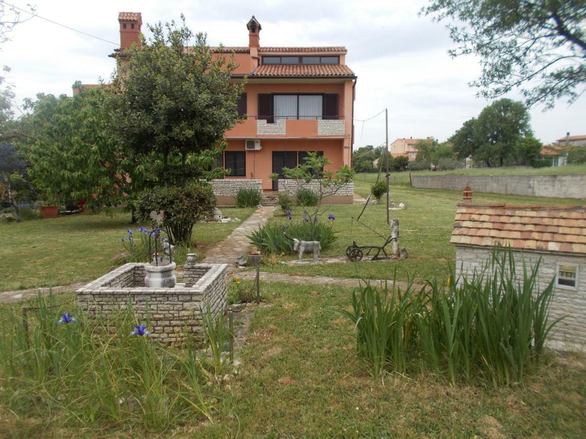 Ella Apartment Pula Exterior photo