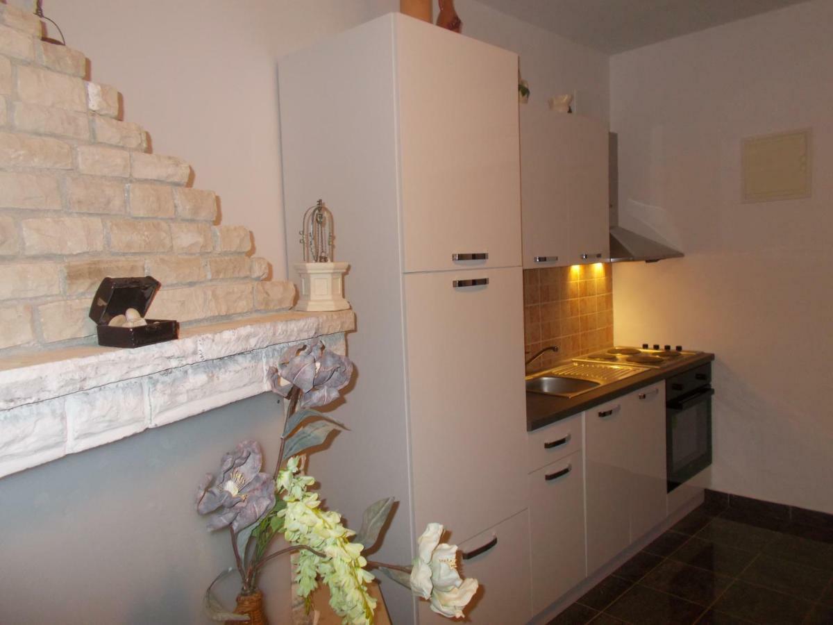 Ella Apartment Pula Exterior photo